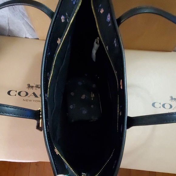 🔥New 2 PC Set Authentic Coach - Picture 5 of 8